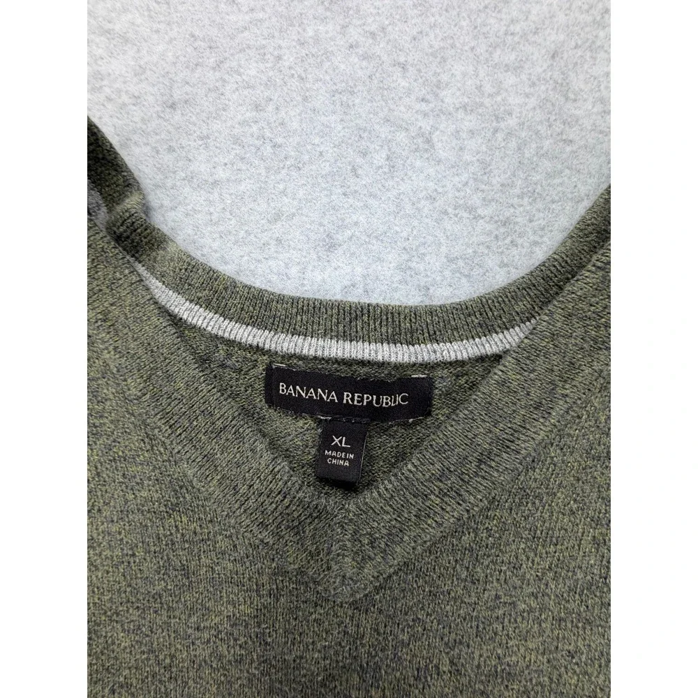 Banana Republic Mens XL Olive Green Cotton V-Neck Sweater Contrast Shoulder Yoke